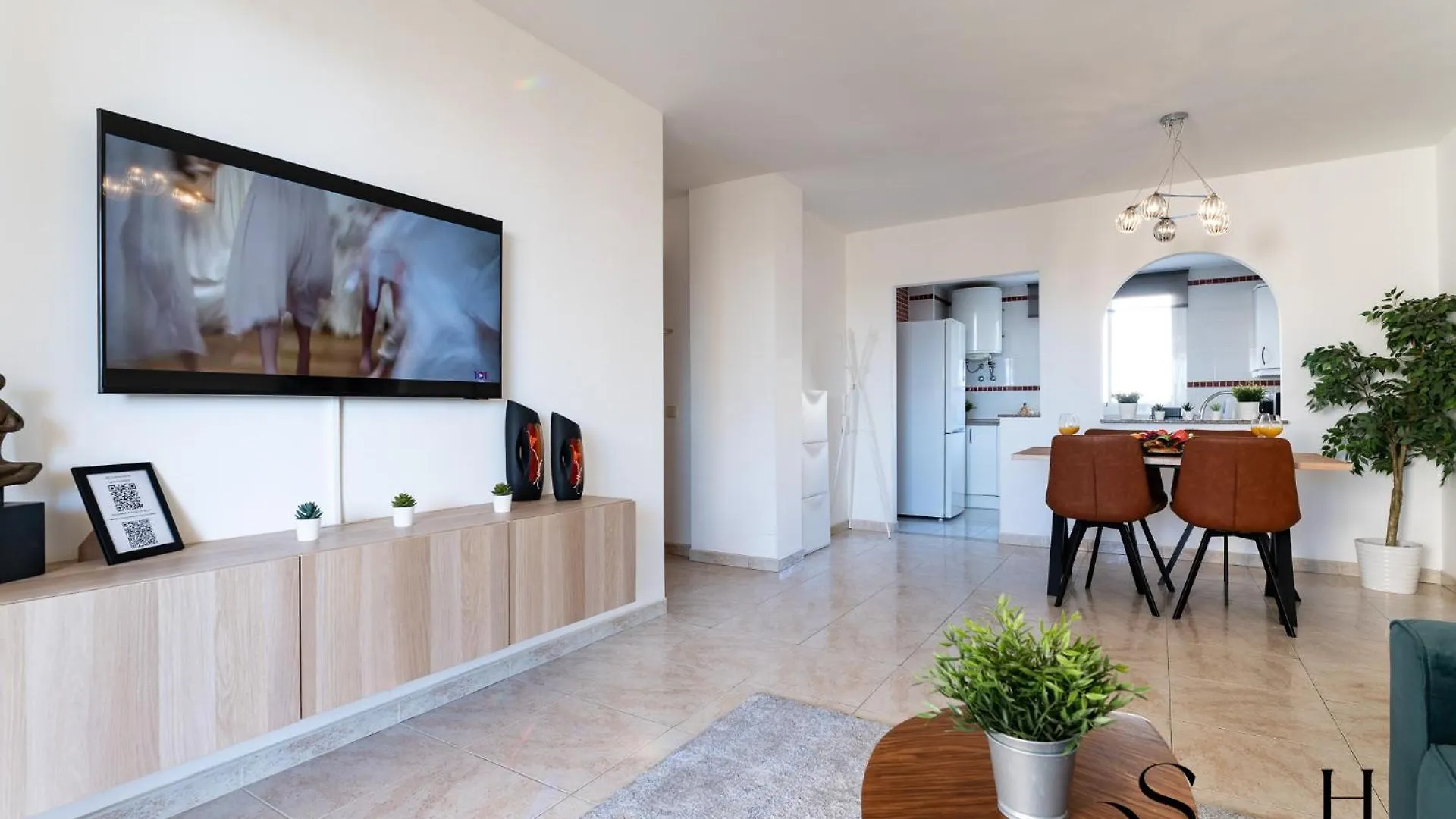 Apartment Coastal 2Br Apartment, Parking, Pool Benalmadena