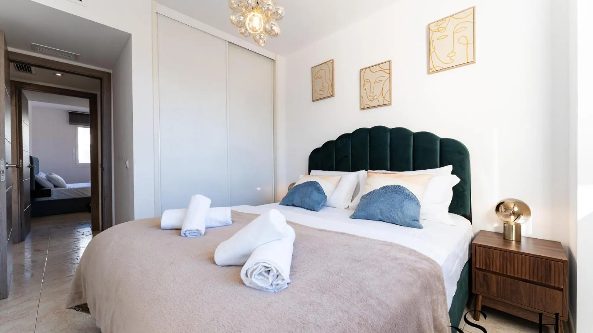 Coastal 2Br Apartment, Parking, Pool Benalmadena Spain