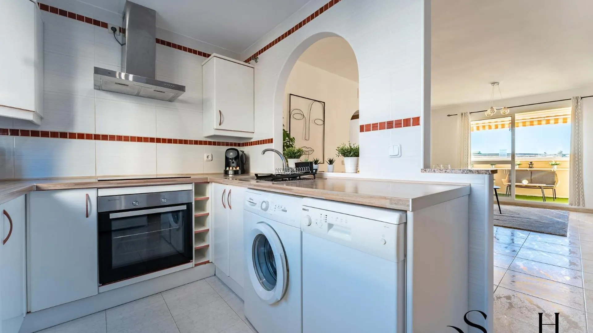 Apartment Coastal 2Br Apartment, Parking, Pool Benalmadena