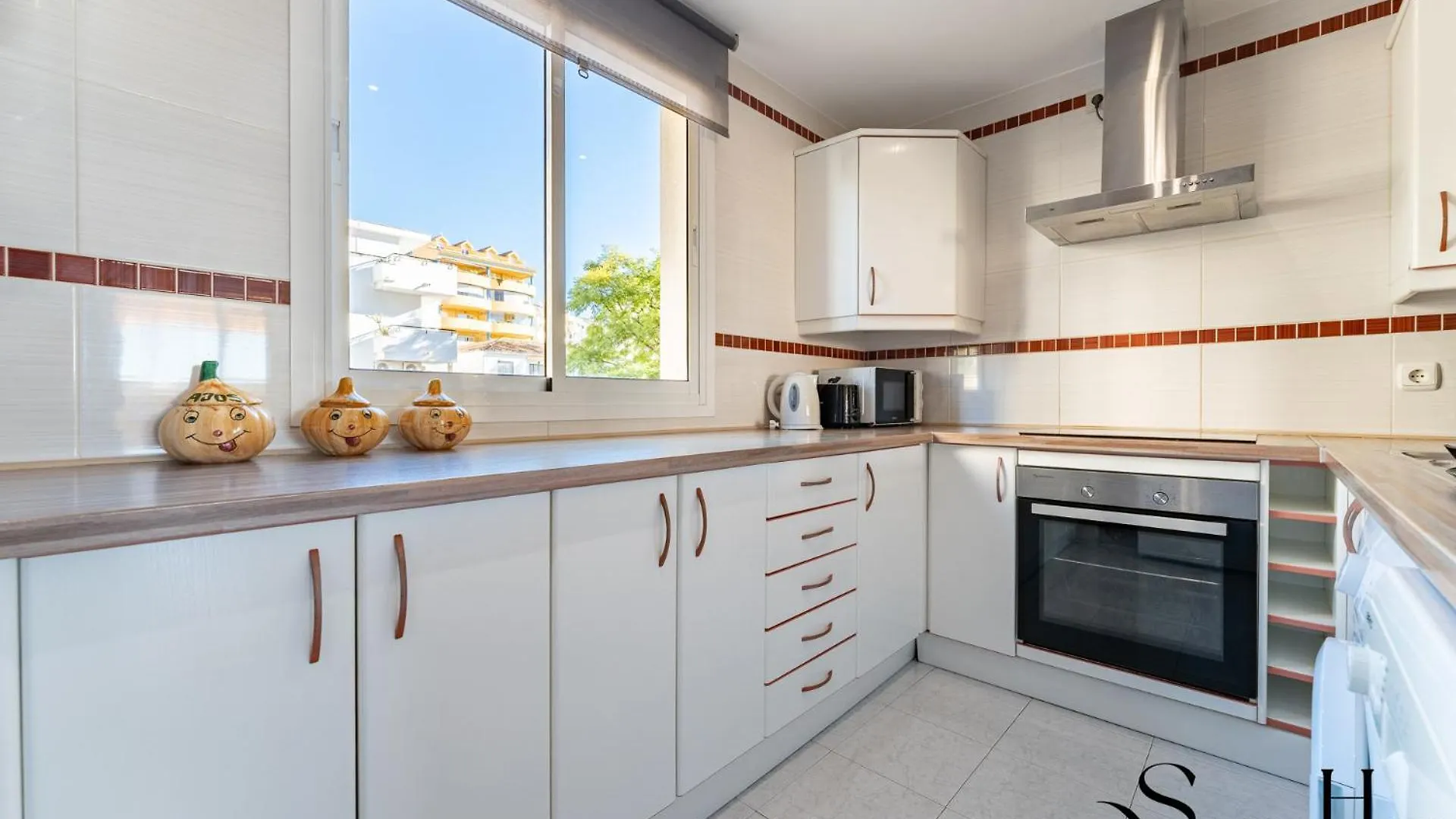 Coastal 2Br Apartment, Parking, Pool Benalmadena 0*,