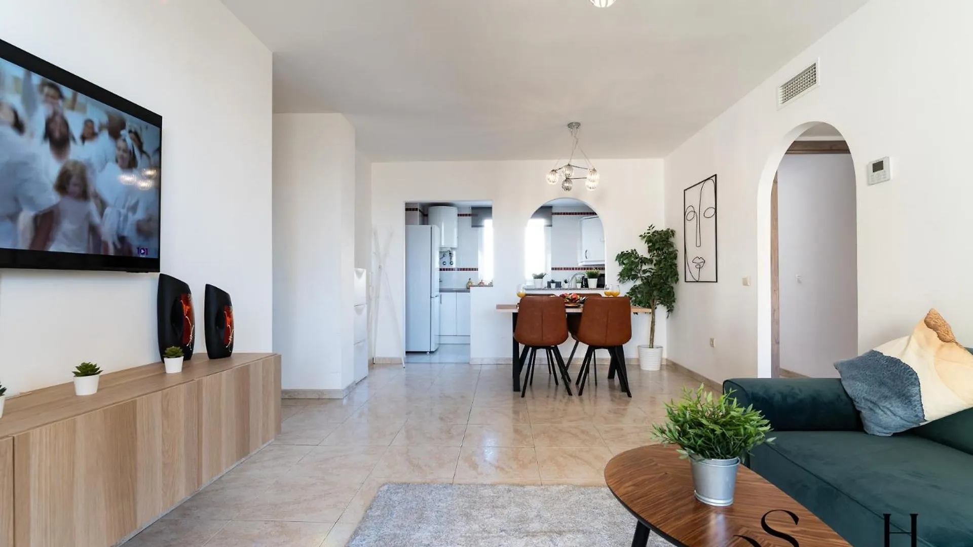 Coastal 2Br Apartment, Parking, Pool Benalmadena Apartment