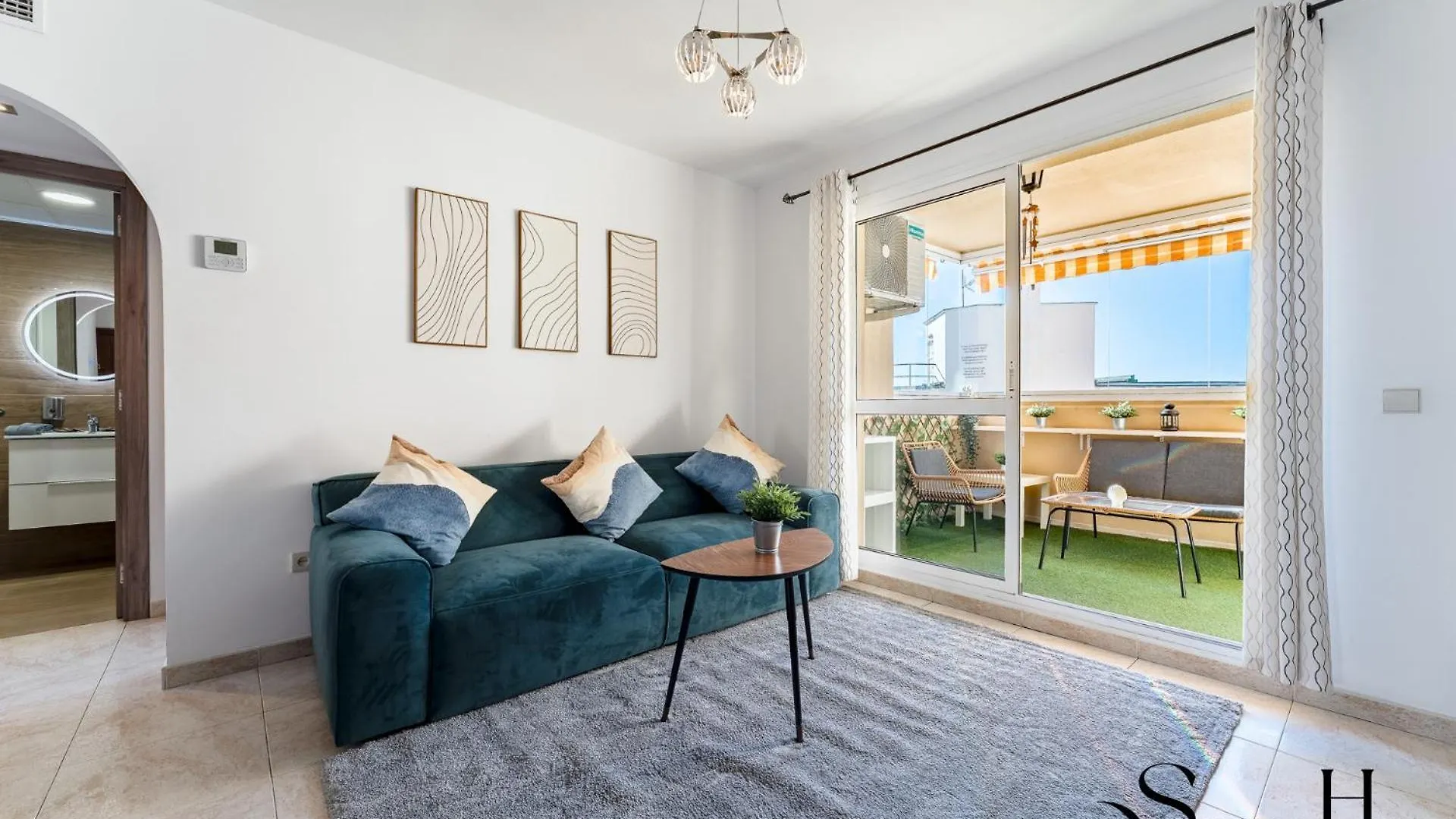 Coastal 2Br Apartment, Parking, Pool Benalmadena