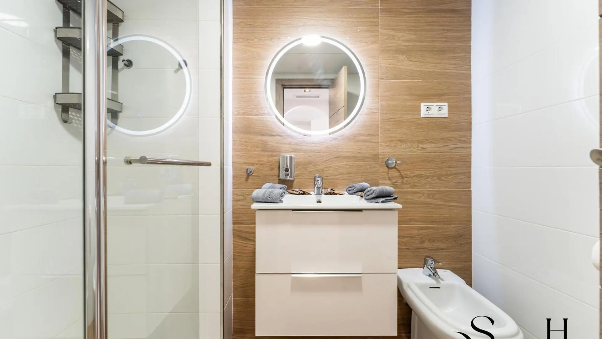 Apartment Coastal 2Br Apartment, Parking, Pool Benalmadena