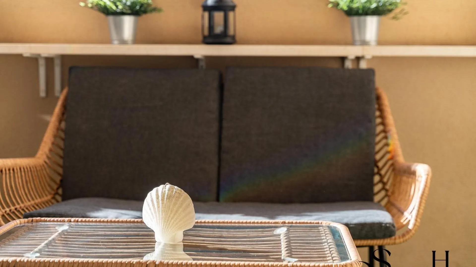 Coastal 2Br Apartment, Parking, Pool 贝纳尔马德纳 公寓