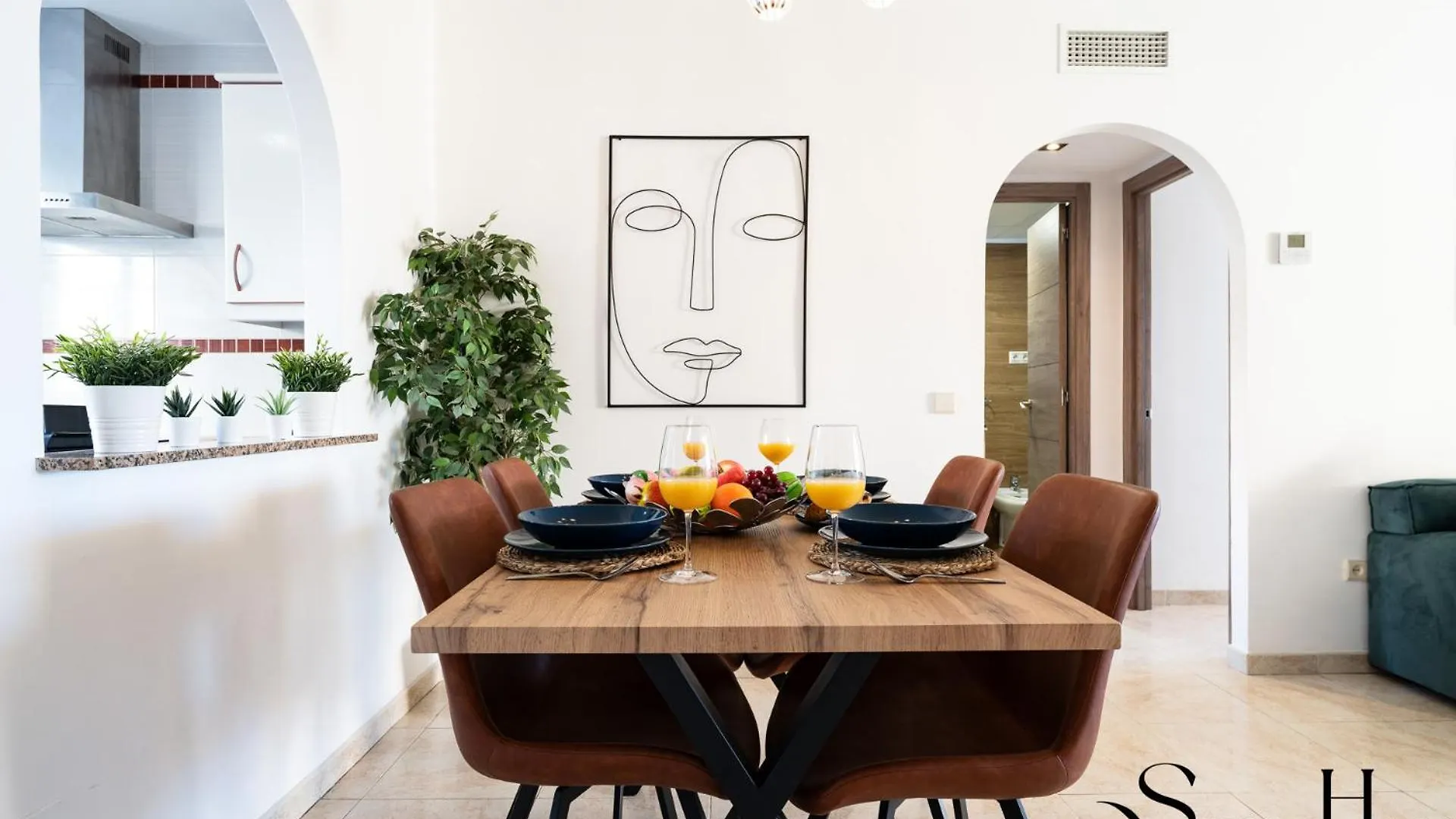 Coastal 2Br Apartment, Parking, Pool 贝纳尔马德纳 公寓