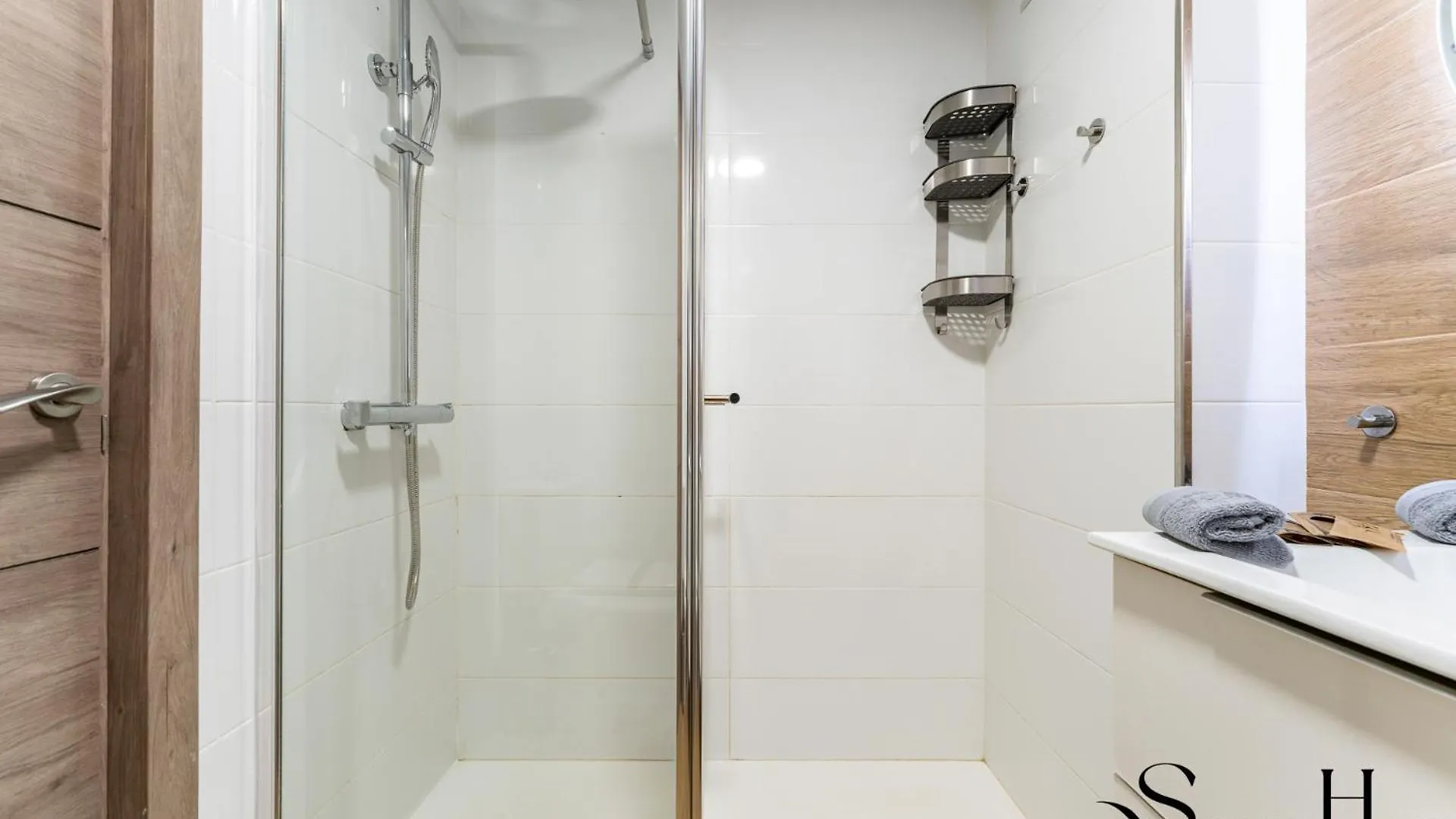 Coastal 2Br Apartment, Parking, Pool Бенальмадена 0*,